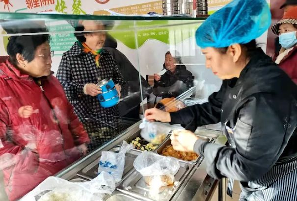 “这么好的饭真的免费吃？真的不要钱？