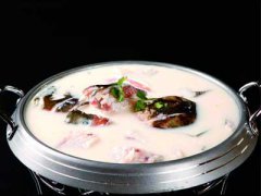 信阳特色菜——清炖南湾鱼