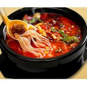 特色小吃——鸡丁米线